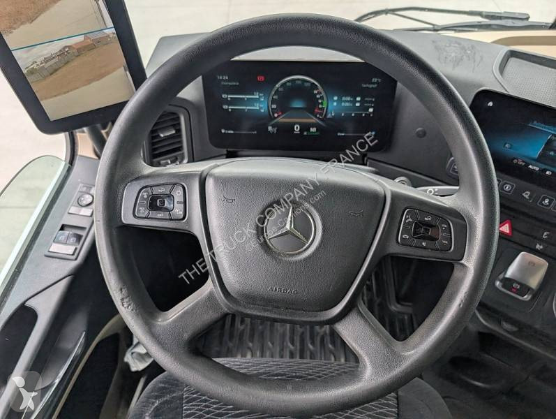 جرار Mercedes
