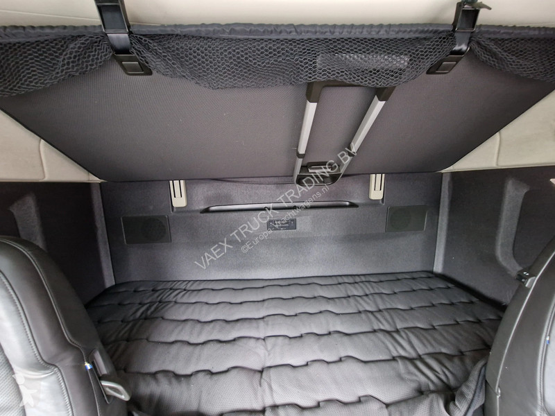 Trekker Volvo 13500 Globetrotter XXL Aero -...