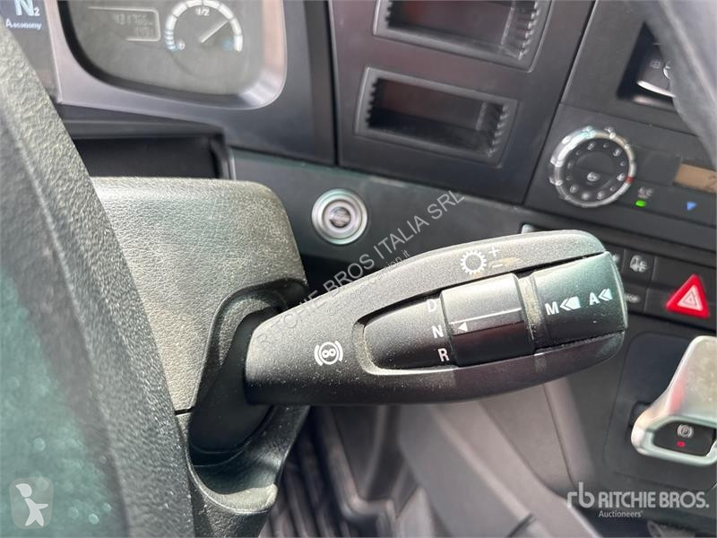 Тягач  Actros 1845