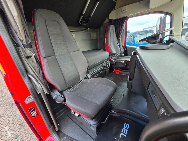 Nyergesvontató Volvo | Retarder / 8 x 4