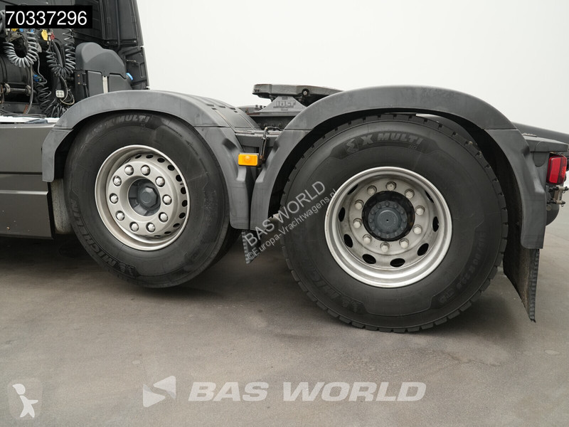 Tractor Volvo 500 6X2 Lift+Lenkachse 70% Tyres