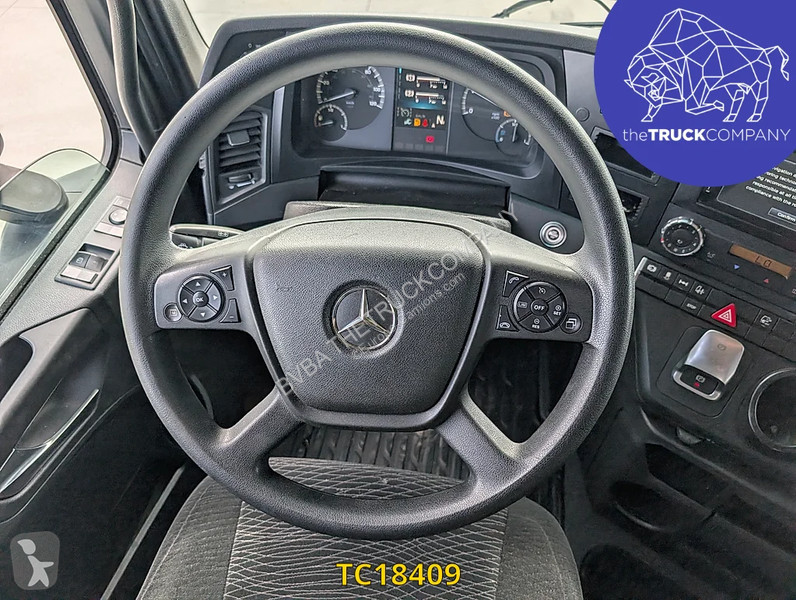 Тягач Mercedes 1851