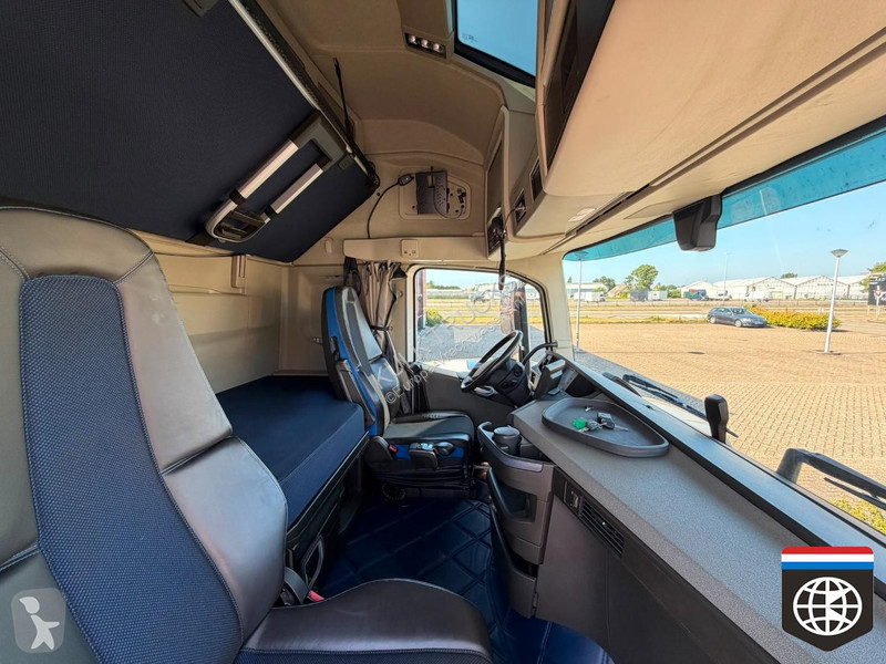 جرار Volvo 500 Globetrotter XL 6X2/2 - PTO -...