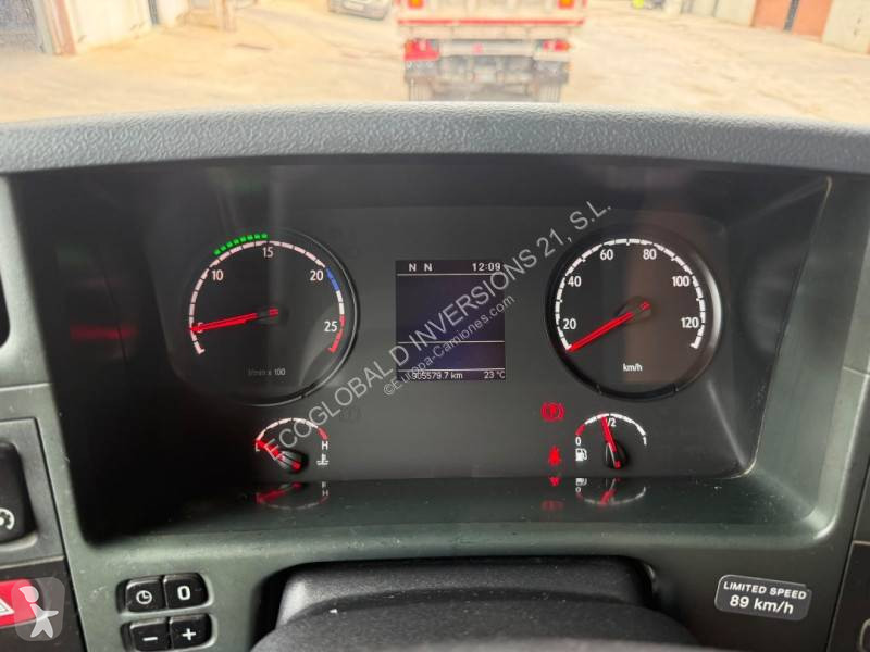 Scania 400 tractor unit