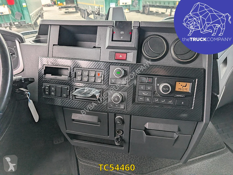 Renault T 520 tractor unit