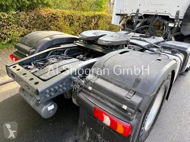 Tahač Mercedes 1851...