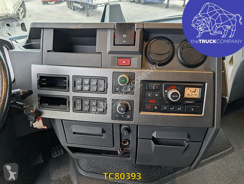 Renault T 520 tractor unit