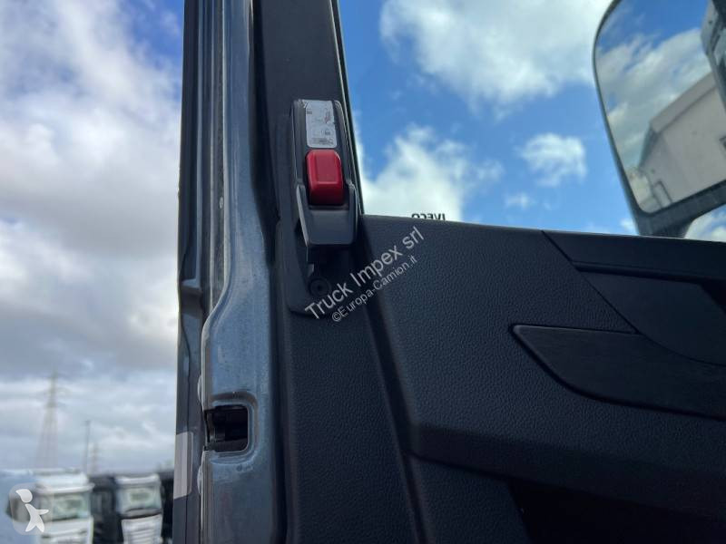 Iveco 570 tractor unit