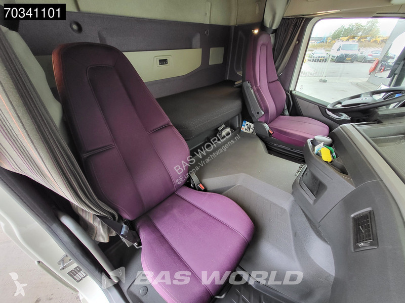 Traktor Volvo FM 460 4X2 Globe APK 09-2027 2x...