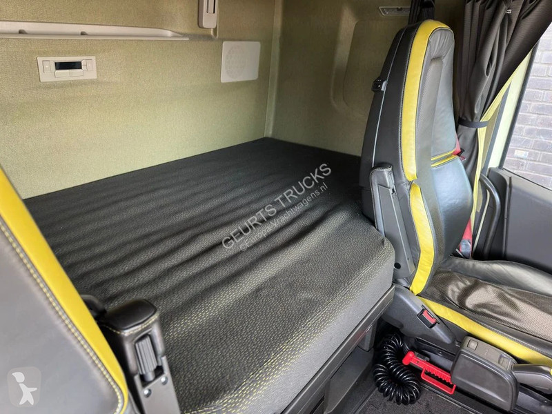 Traktor Volvo 16750 6X4 XXL CABINE...