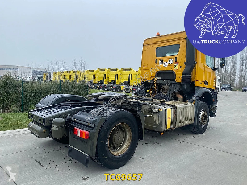Traktor Mercedes 2048