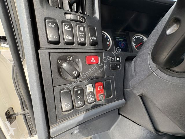 Traktor Scania...