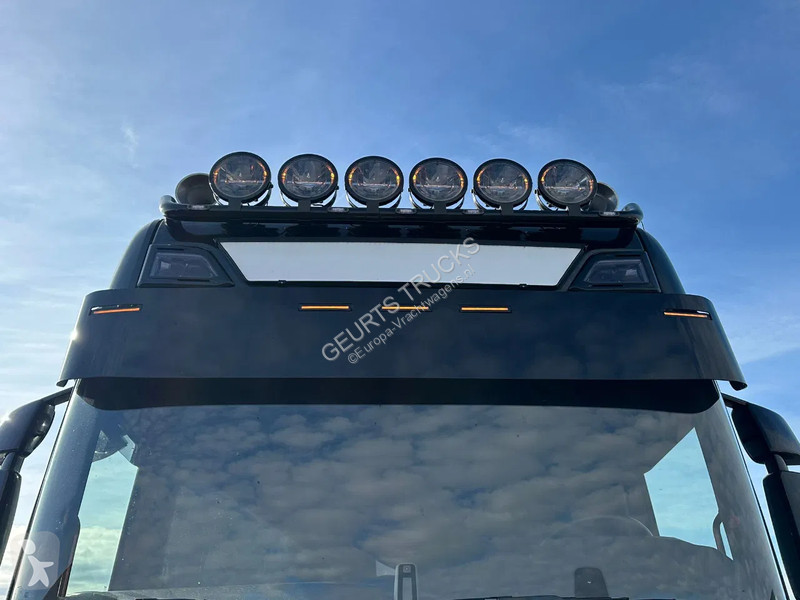 Traktor Scania S660 V8 6X2 ONGINE SPECIA...