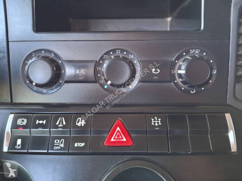 Traktor Mercedes