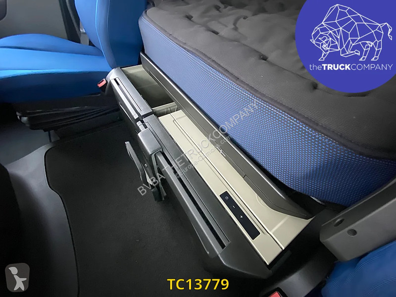 جرار Volvo 500