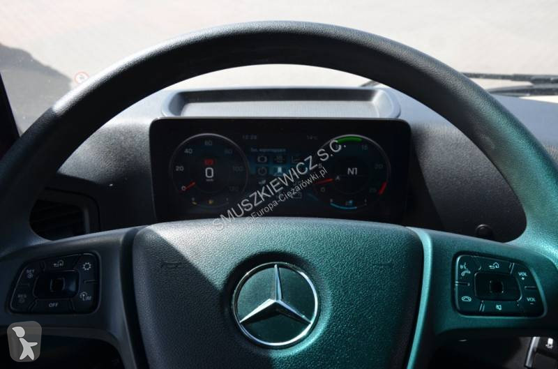Cap tractor Mercedes