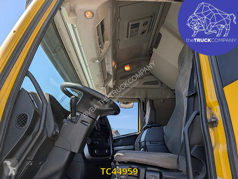 جرار Iveco 440 S45