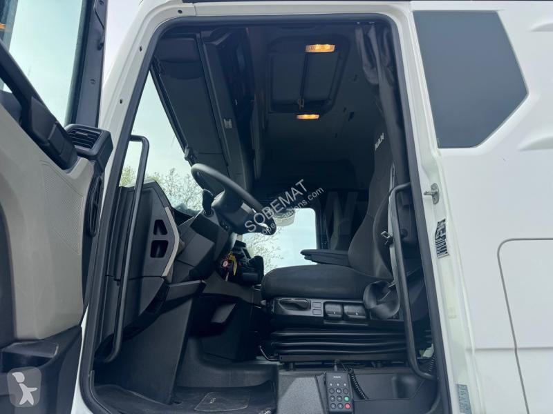MAN 18.470 tractor unit