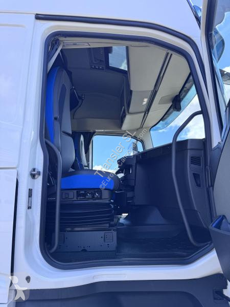 جرار Volvo