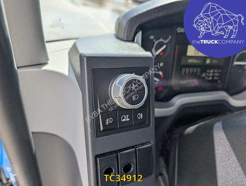 جرار Renault T 520