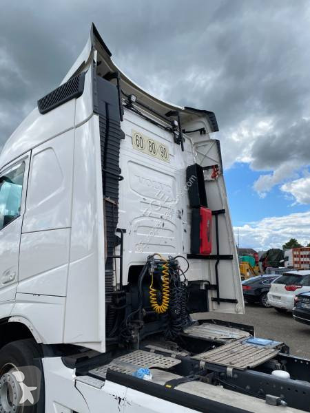 جرار Volvo