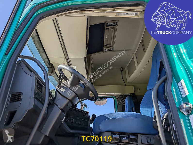 جرار Volvo 500