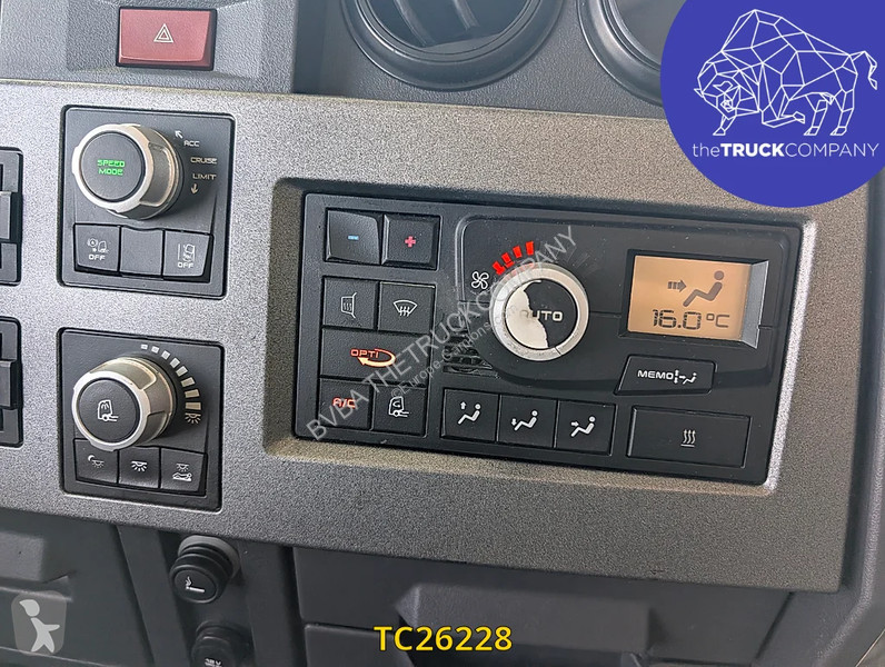 جرار Renault T 480