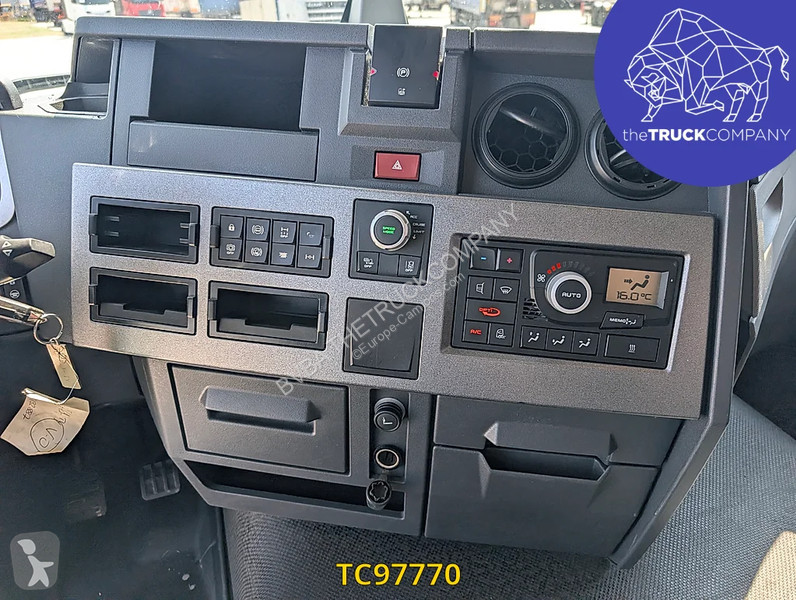 جرار Renault T 460