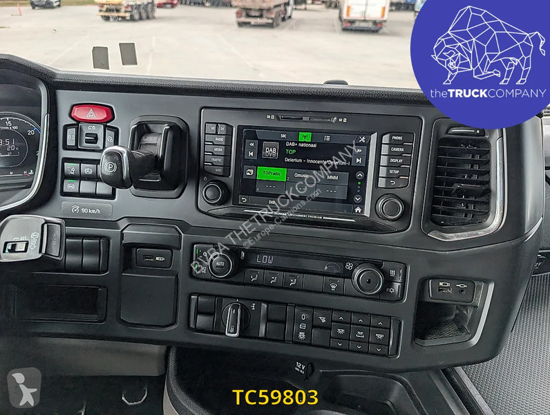 جرار Scania 520