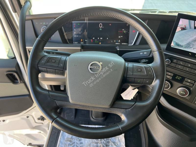 جرار Volvo