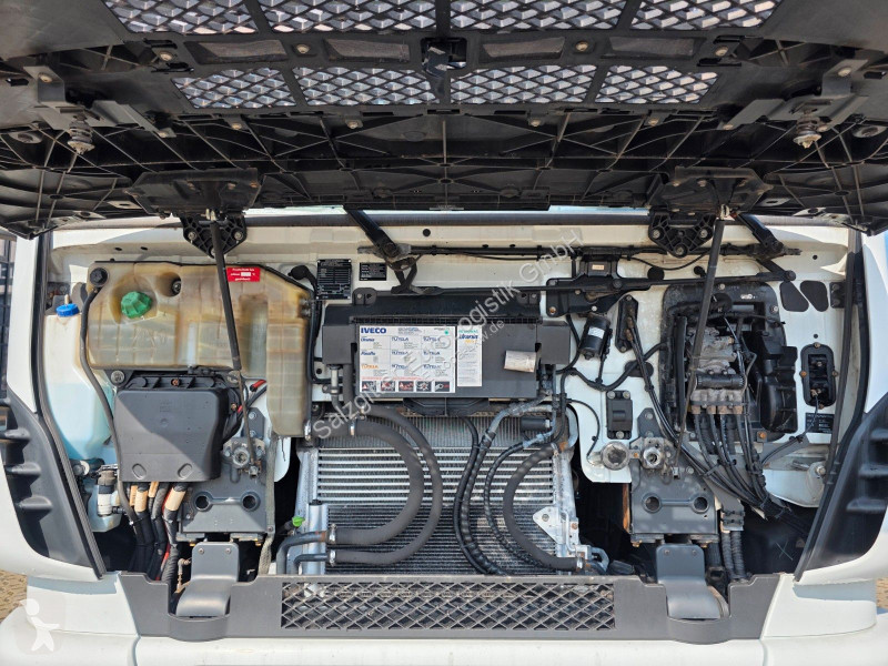 جرار Iveco 420 / Intarder