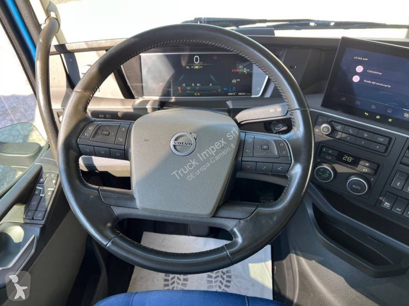 جرار Volvo