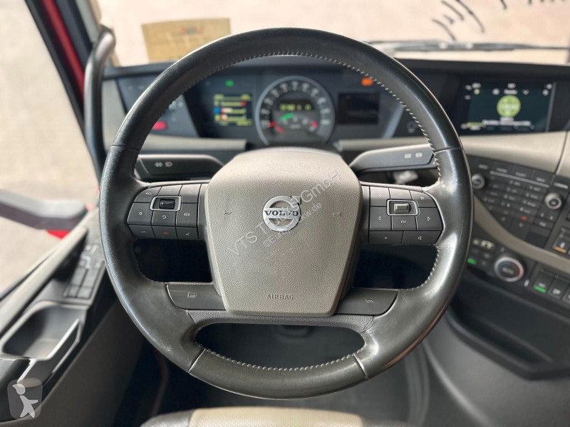 جرار Volvo 500 4x2 LL Hubsattel