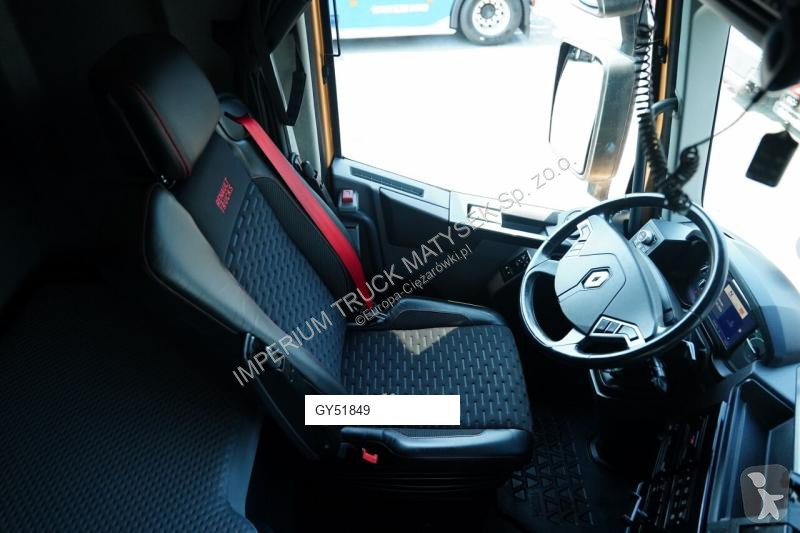 جرار Renault T 520