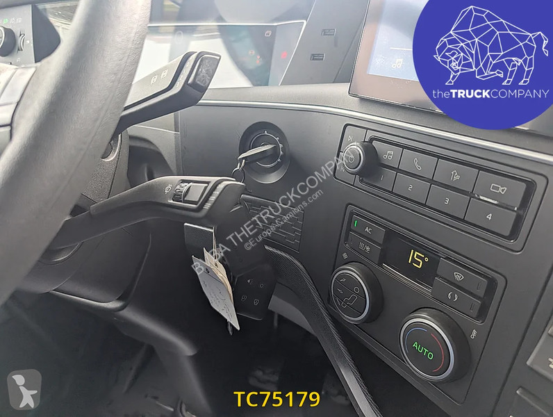 جرار Volvo 500