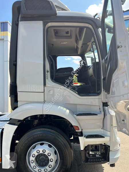 جرار Mercedes 1851 1851...