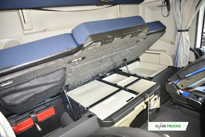 جرار Volvo 500 Globetrotter XL Retarder...