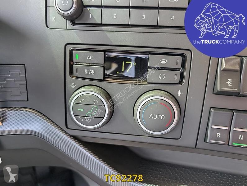 جرار Volvo 500
