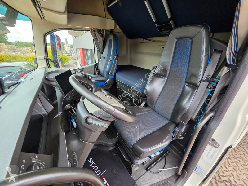 جرار Volvo 500 | 6E | Teilledersitze |...