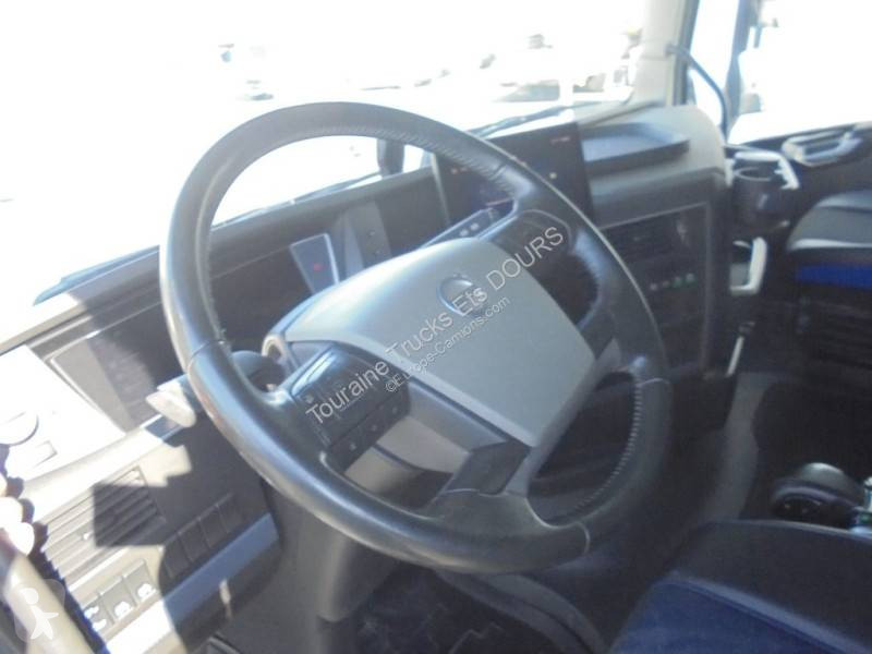 جرار Volvo