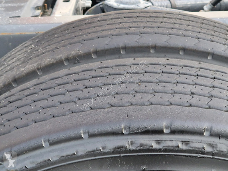 Trekker Volvo 13500 Globetrotter XL 6x2 -...