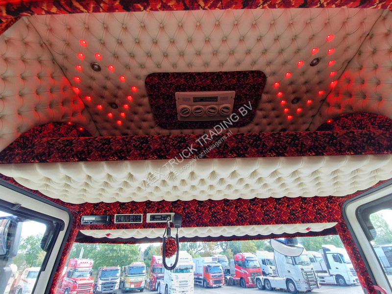 Cabeza tractora Scania R650 V8 NS Highline 6x2...