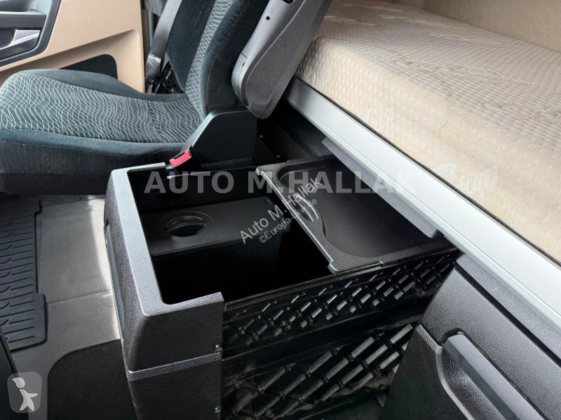 Trekker Mercedes 1845 LSnRL BigSpace Low Liner...