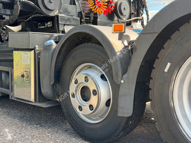 Cabeza tractora Volvo 420 6x2 mit Ladekran HLK...