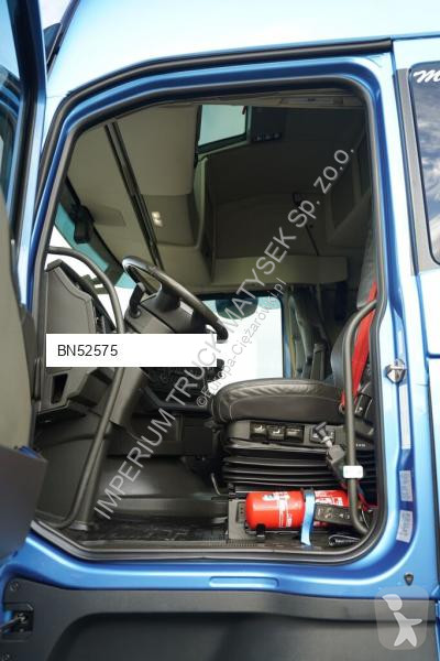 جرار Volvo