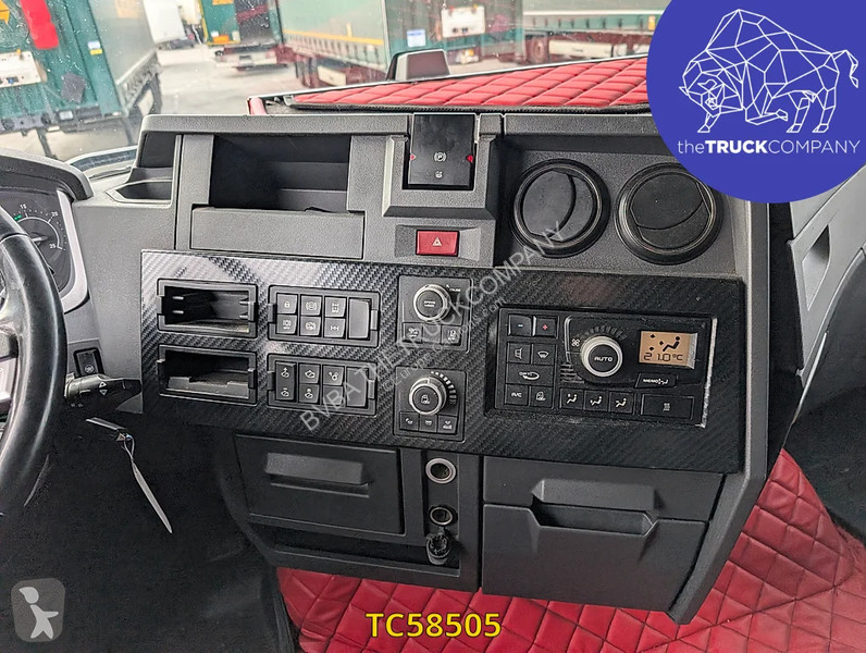 Renault T 520 tractor unit