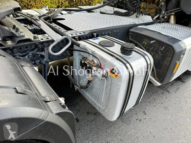 Tahač Mercedes 1851...