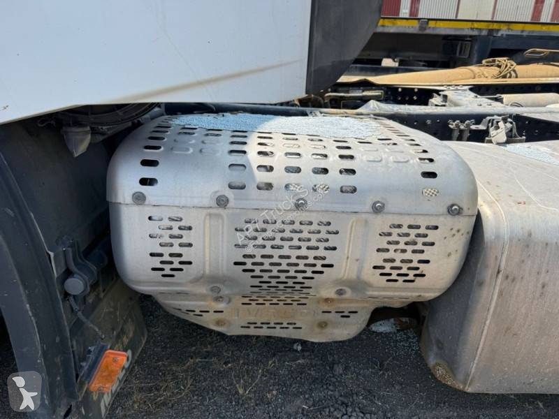 Iveco 490 tractor unit