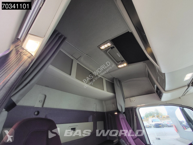 Traktor Volvo FM 460 4X2 Globe APK 09-2027 2x...