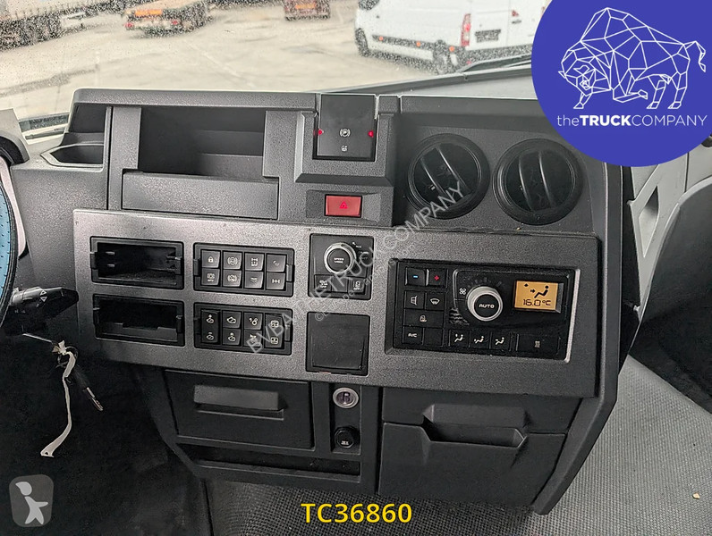 Renault T 460 tractor unit